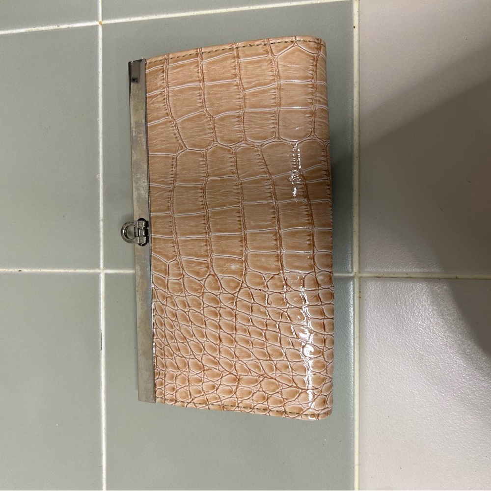 Tan/cream clutch wallet